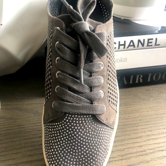 Sneakers by Vince Camuto - Picture 3 of 5